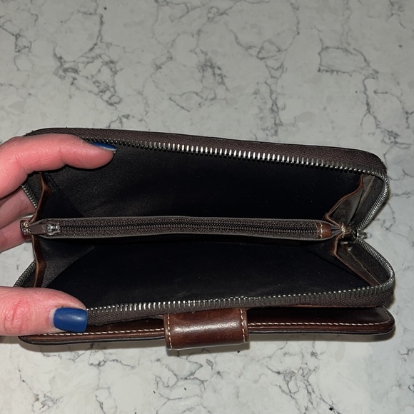 Dooney & Burke Wallet - Picture 5 of 7